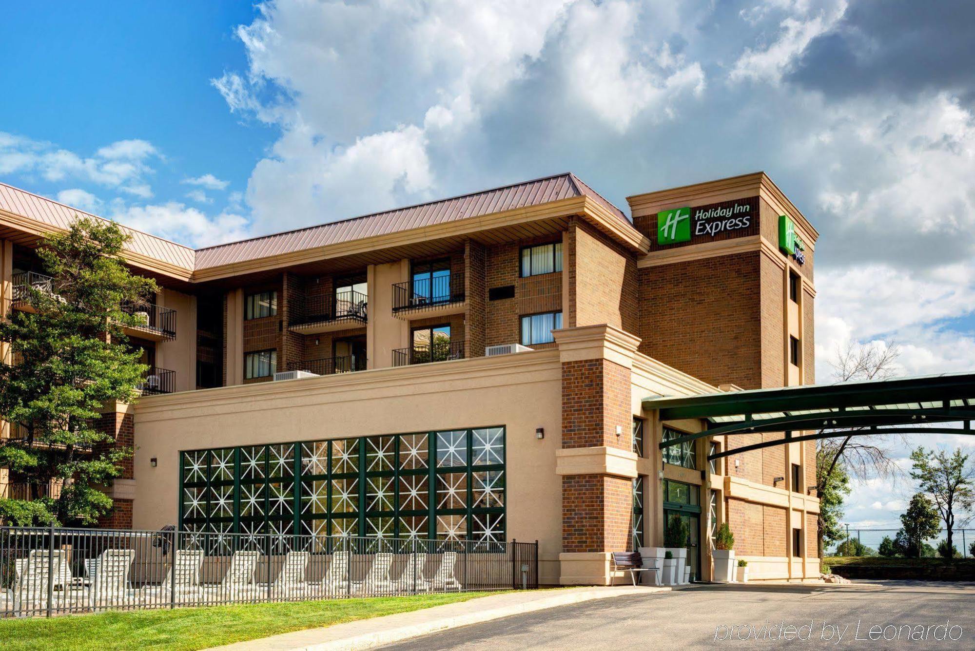 Holiday Inn Express Schaumburg-Rolling Meadows, An Ihg Hotel Exterior photo